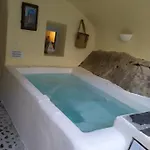 Barbarossa Emporio (Santorini)