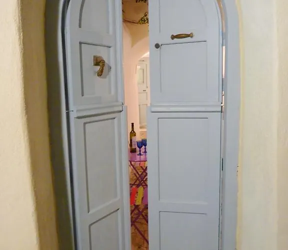 Barbarossa Feriehus Emporio (Santorini)