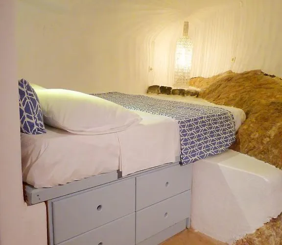 Barbarossa Emporio (Santorini)